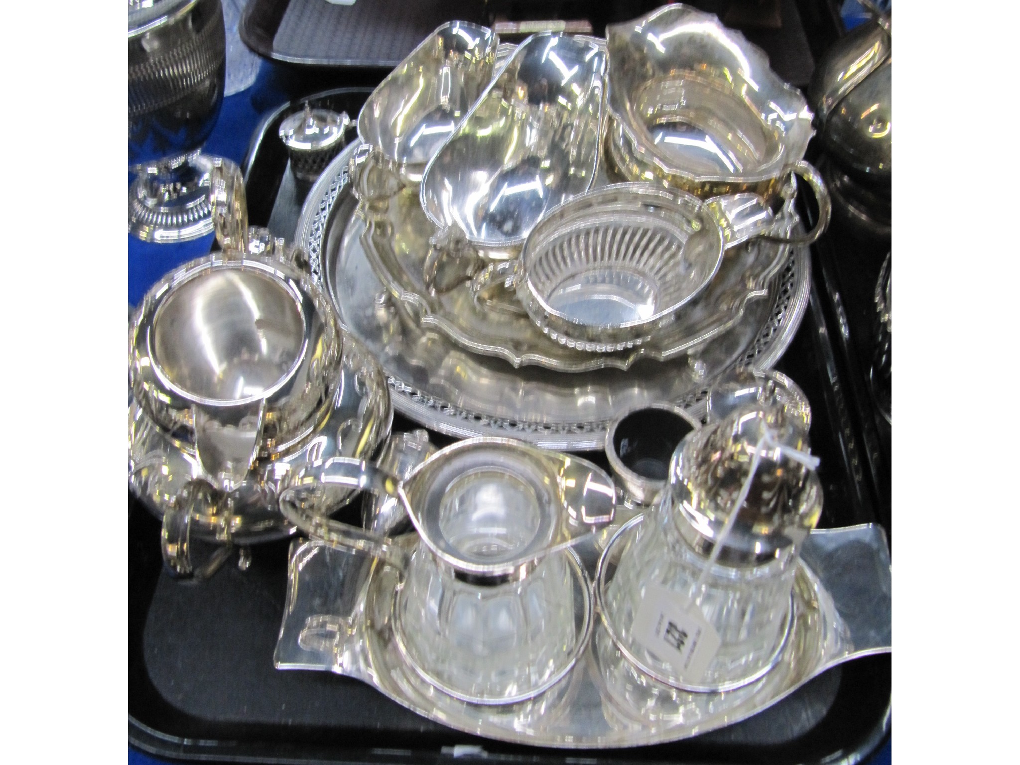 Appraisal: A tray lot of EP - sauceboats salvers cream jug