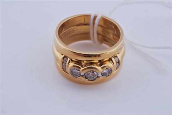 Appraisal: A DIAMOND SET DRESS RING IN CT GOLD TOTAL APPROXIMATE