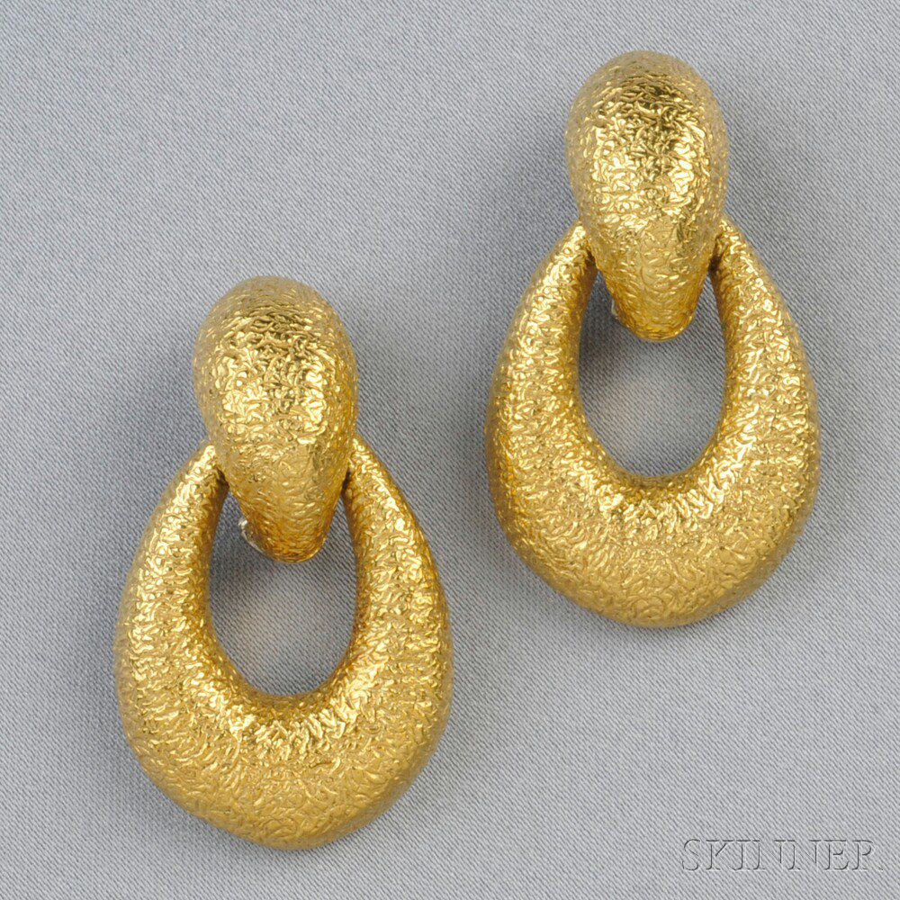 Appraisal: kt Gold Earpendants each designed as a textured door knocker