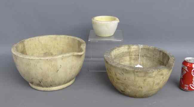 Appraisal: Lot th c alabaster apothecary bowls