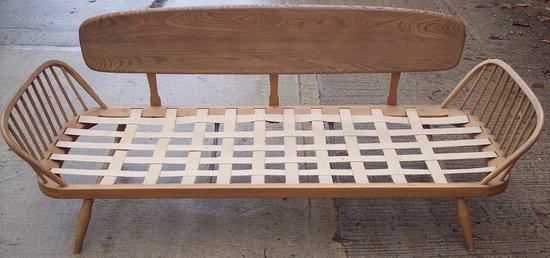 Appraisal: An Ercol day bed cm wide