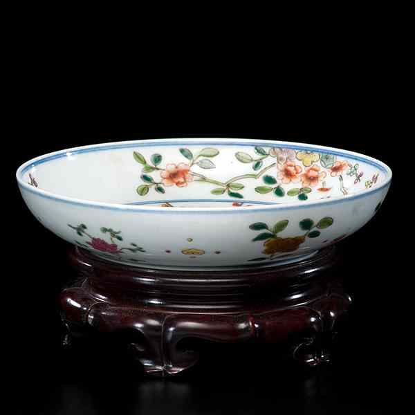 Appraisal: Chinese Bird Dish Chinese th century A porcelain bowl with