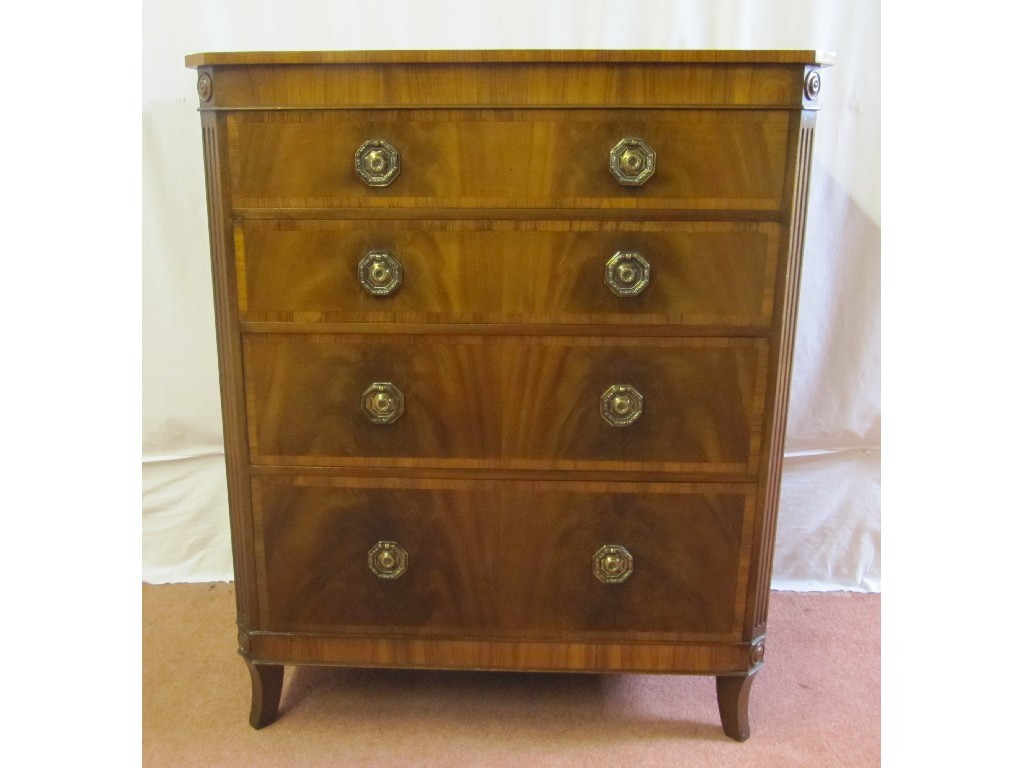 Appraisal: A Regency style mahogany chest of drawers with four drawers