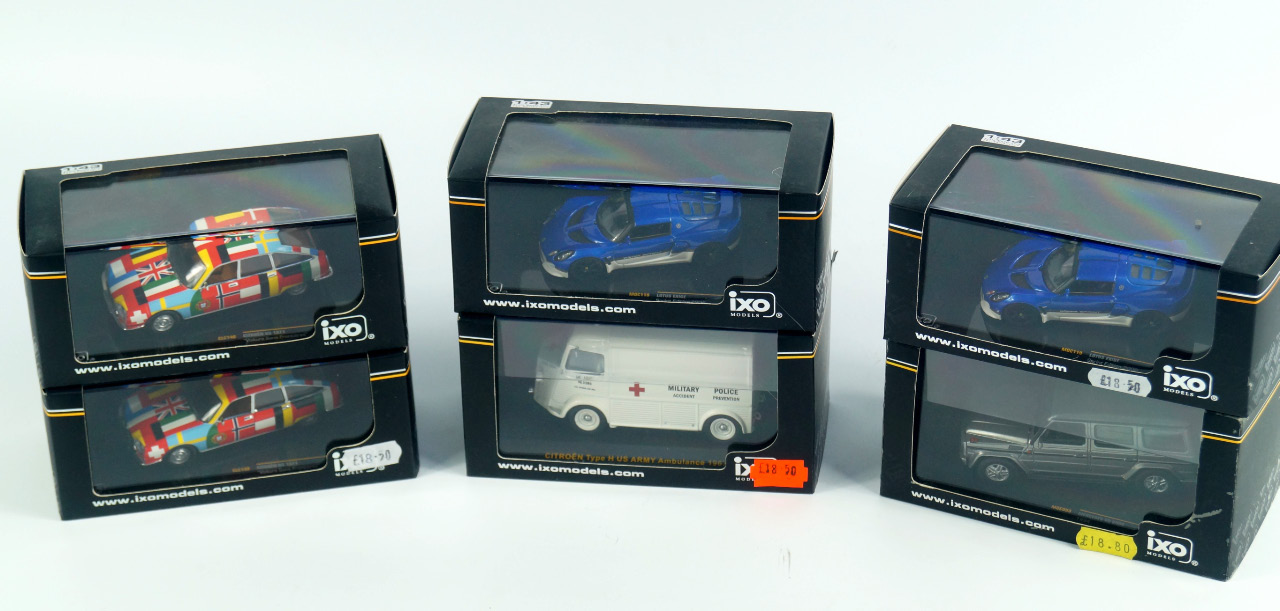 Appraisal: IXO scale diecast including two Citroen GS Vulture San Frontieres