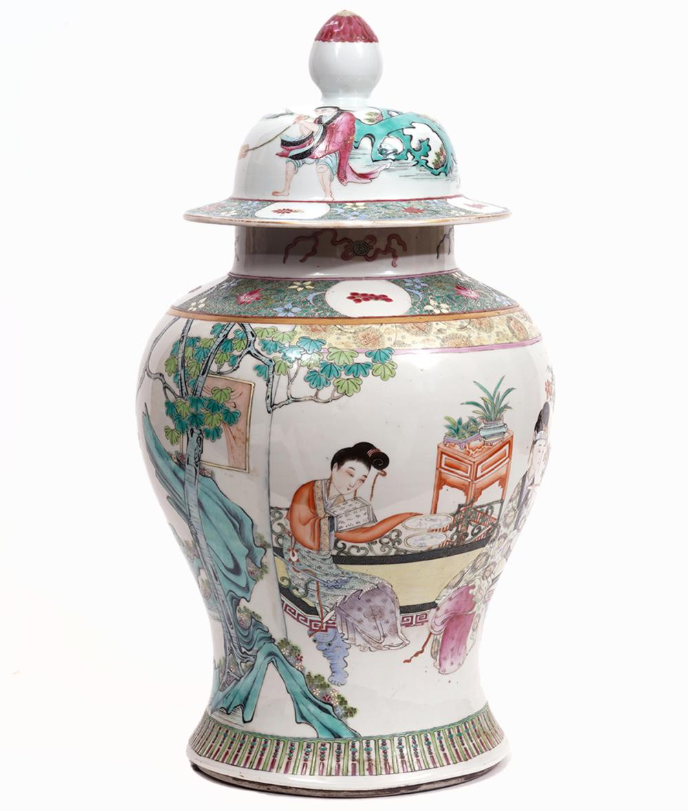 Appraisal: LARGE CHINESE PORCELAIN BALUSTER LIDDED URNLarge Chinese lidded porcelain urn