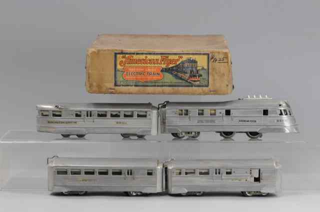 Appraisal: AMERICAN FLYER BURLINGTON ZEPHYR STREAMLINED SET O gauge set includes