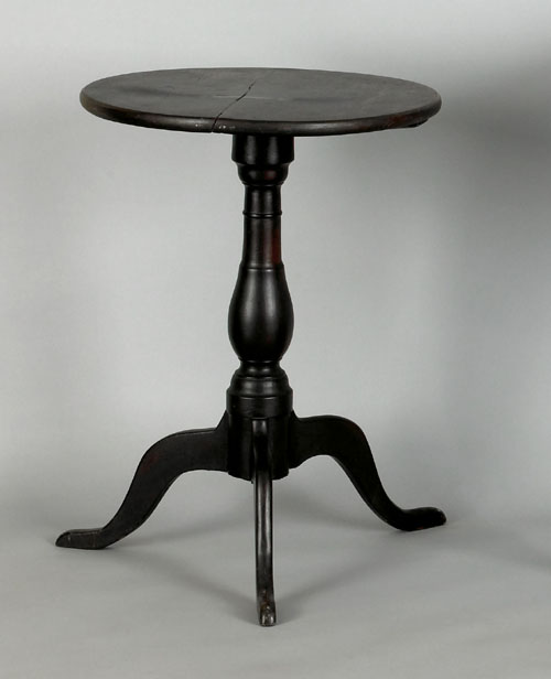 Appraisal: Maple candlestand early th c retaining an old dark stained