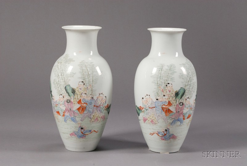 Appraisal: Pair of Porcelain Vases China late th early th century