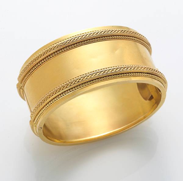 Appraisal: An k gold bangle bracelet weighing approximately g size in