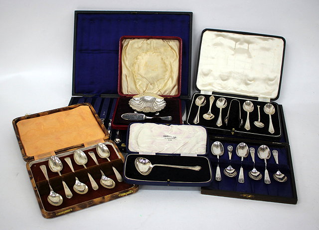 Appraisal: A COLLECTION OF CASED SILVER CUTLERY to include a set