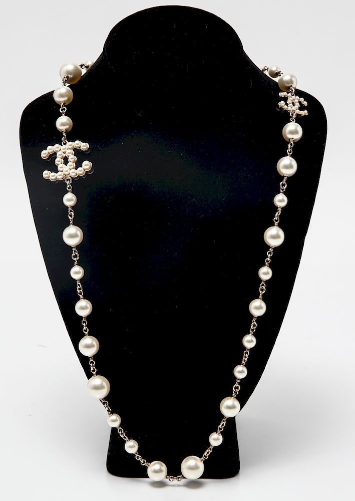 Appraisal: Chanel Faux-Pearls Costume Linked Necklace Chanel costume jewelry linked necklace