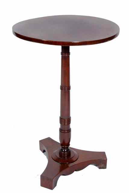 Appraisal: A TH CENTURY CIRCULAR PLUM PUDDING MAHOGANY OCCASIONAL TABLE on