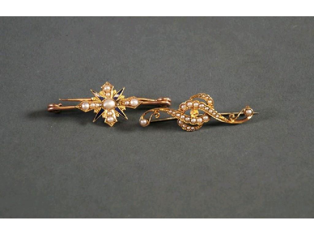 Appraisal: ct GOLD DOUBLE SCROLL BROOCH set with seed pearls centre