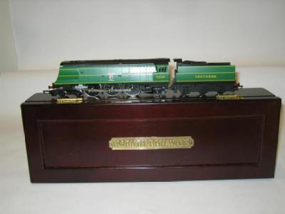 Appraisal: A Hornby Railways Limited Edition West Country Class Exeter finished