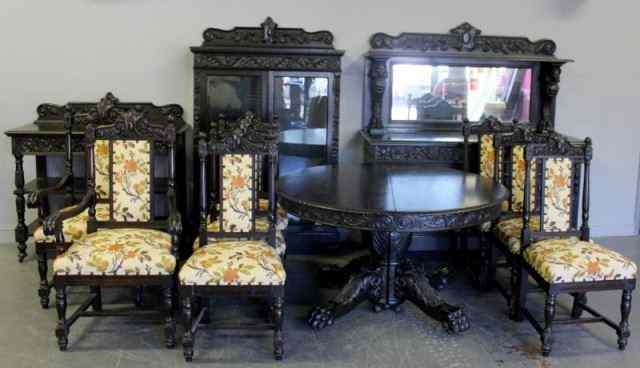 Appraisal: Piece Highly Carved Oak Dining Set A magnificent set consisting