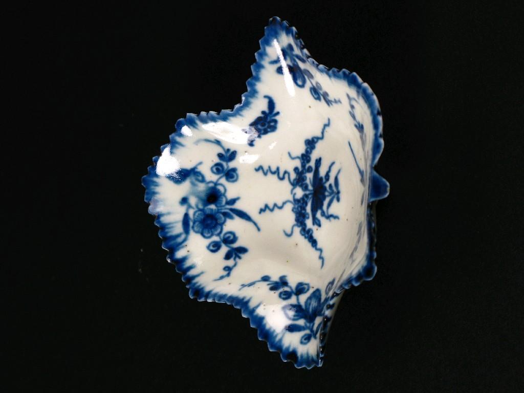 Appraisal: An early Worcester blue and white Pickle Leaf Dish floral