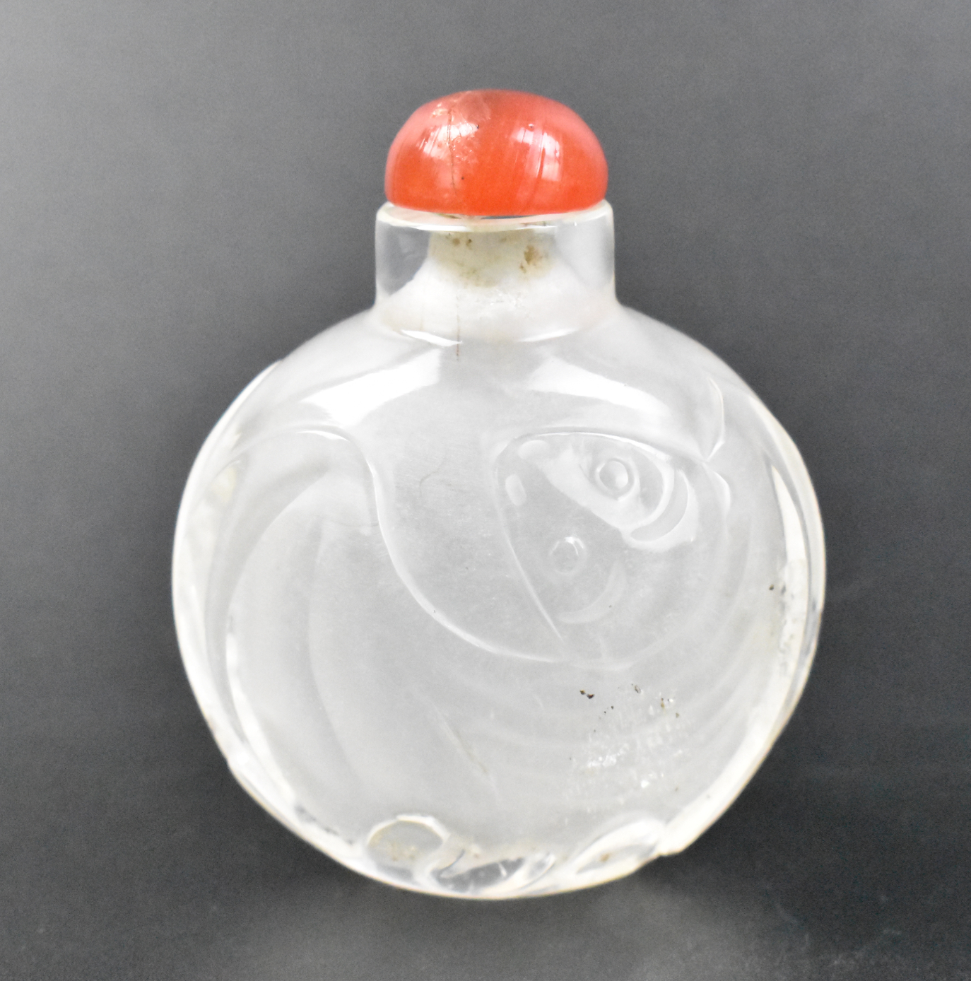 Appraisal: A Chinese Peking glass carved snuff bottle with bats dated