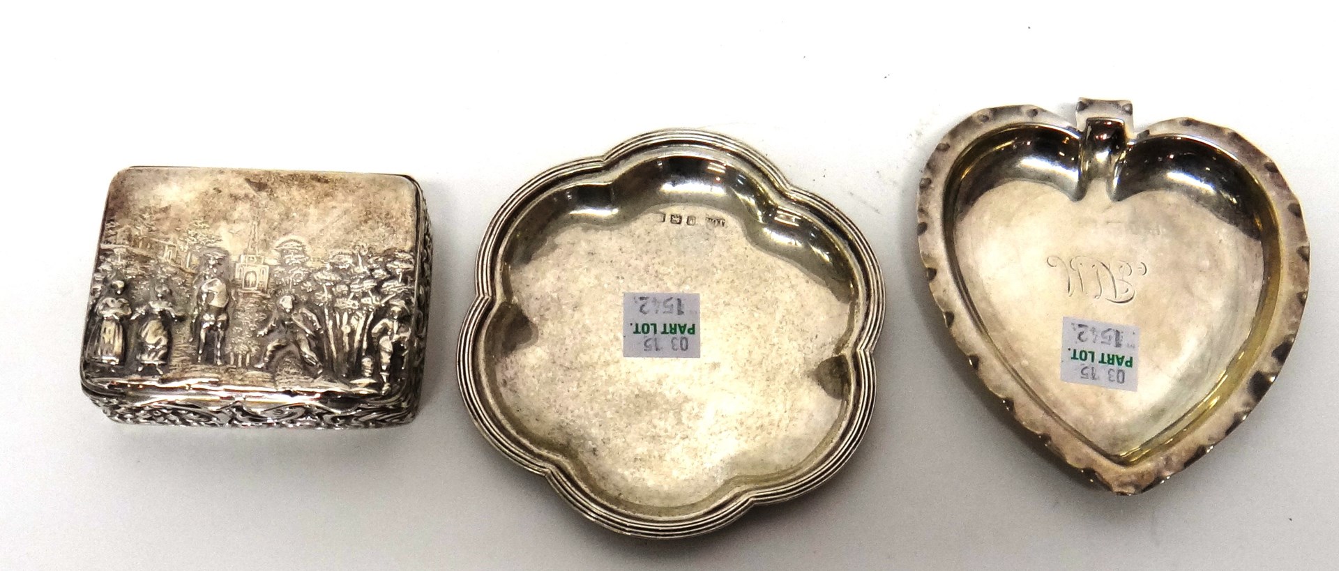 Appraisal: Silver comprising a rectangular hinge lidded trinket box the cover