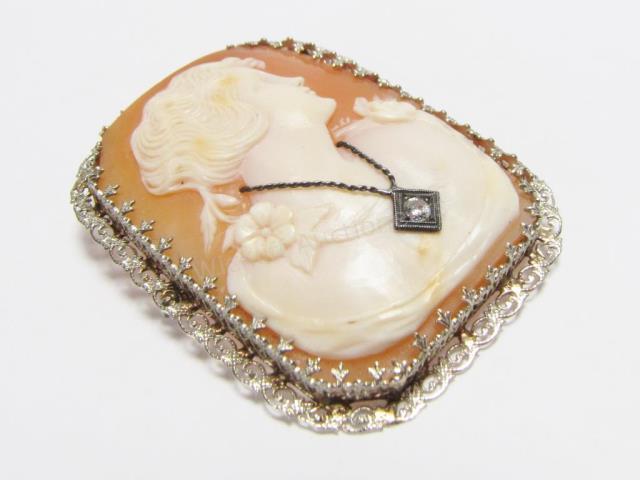 Appraisal: A K yellow gold filigree Cameo Habille brooch pendant with