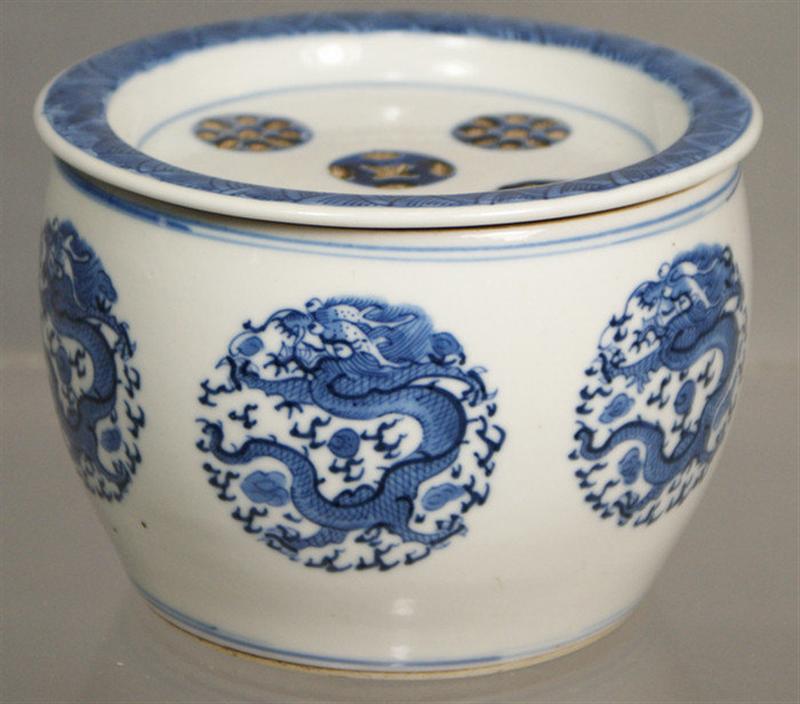 Appraisal: th c Chinese porcelain bowl with pierced open work cover