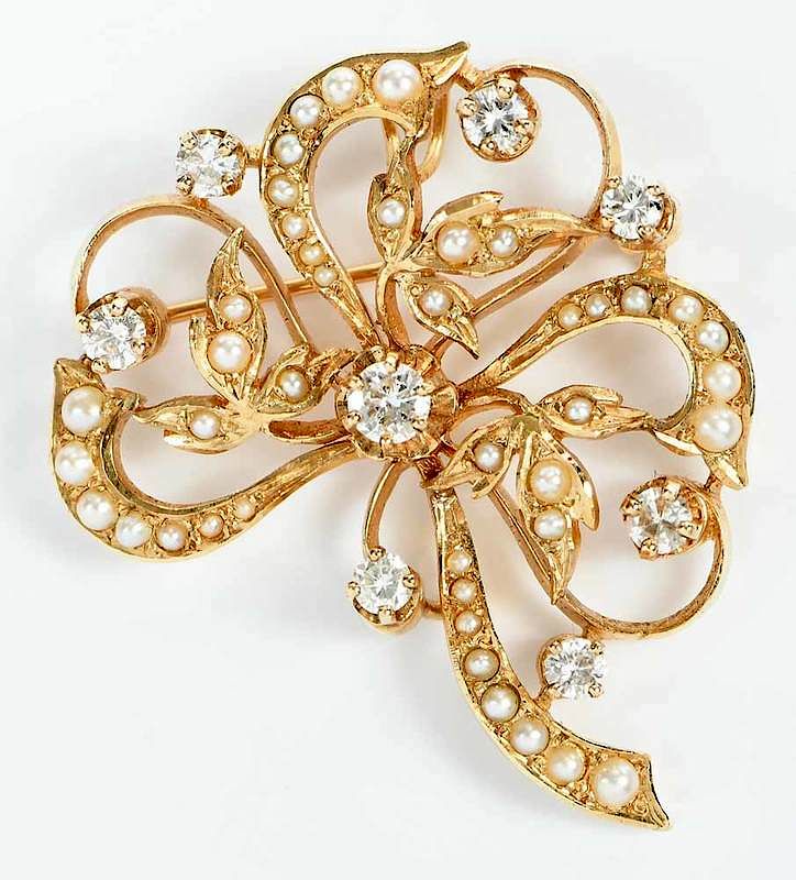 Appraisal: kt Diamond and Pearl Brooch and pendant antique style eight