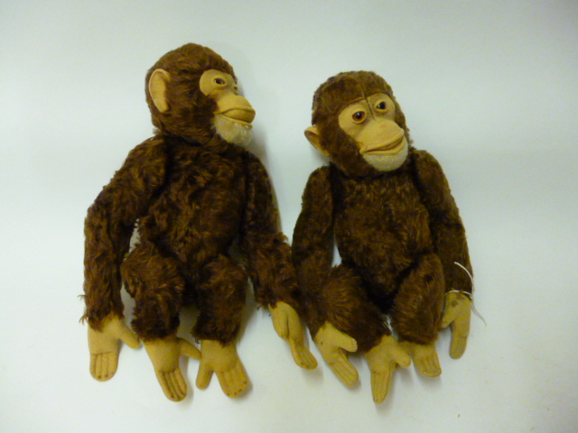 Appraisal: A pair of Steiff Jocko monkeys covered in long brown