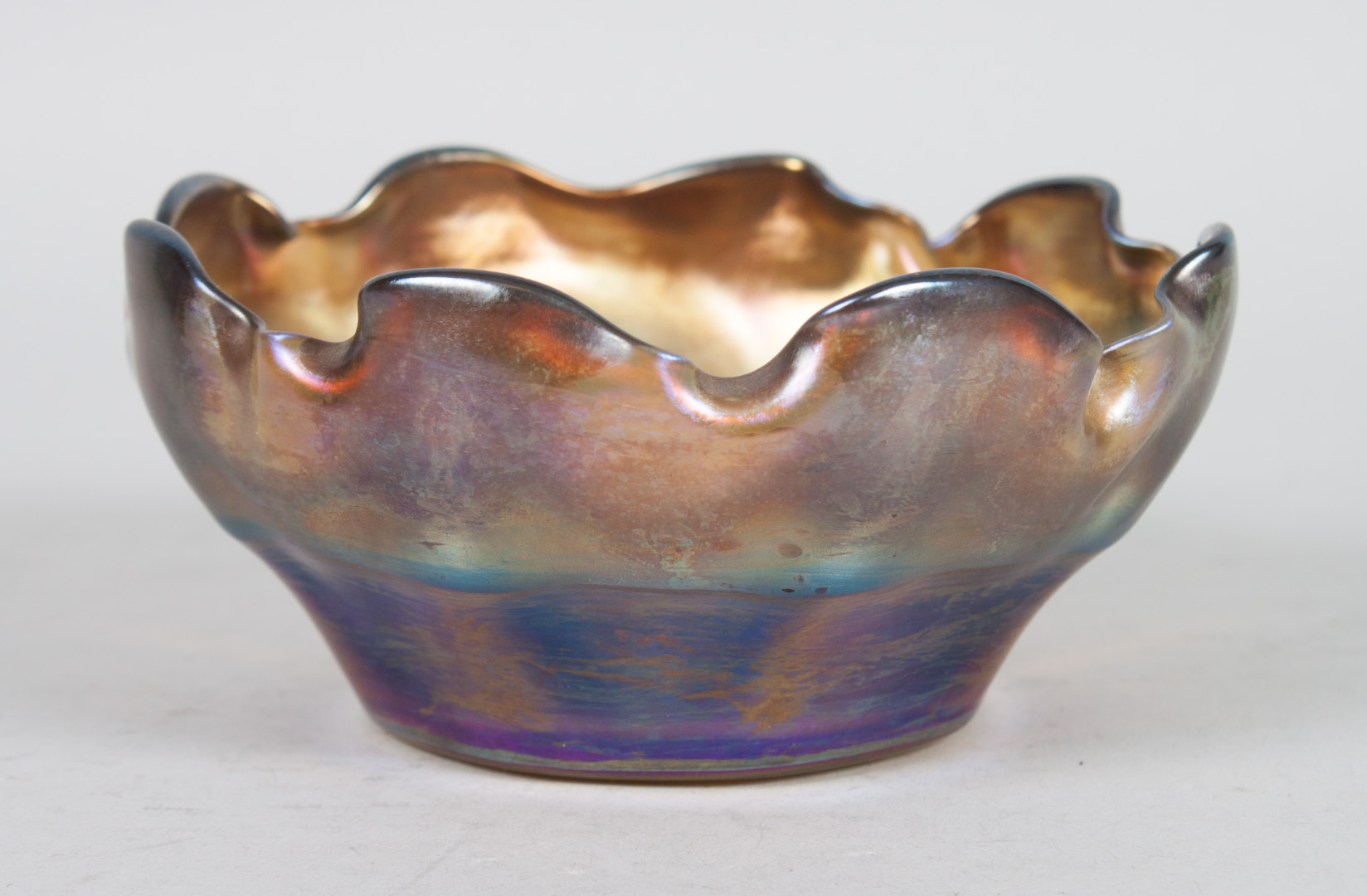 Appraisal: Tiffany favrile glass bowl first quarter- th century scalloped edge