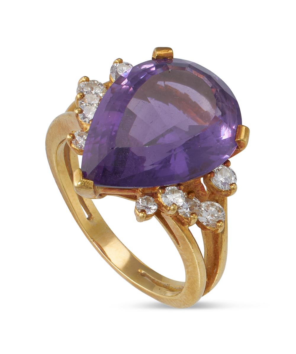 Appraisal: AMETHYST DIAMOND AND KT YELLOW GOLD RING APPROX DWT AMETHYST