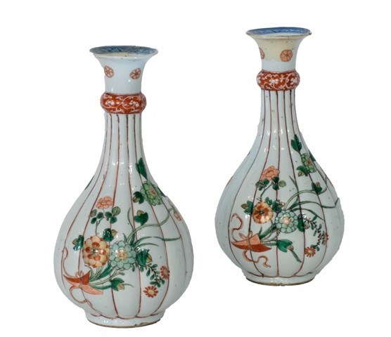 Appraisal: A pair of Chinese famille-verte vases Kangxi of lobed pear