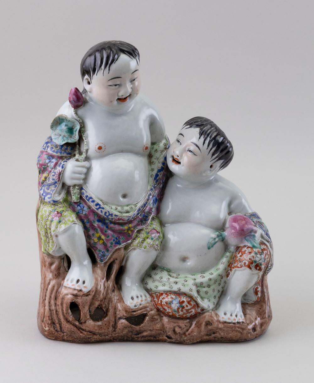 Appraisal: CHINESE FAMILLE ROSE PORCELAIN FIGURE GROUP LATE TH EARLY TH