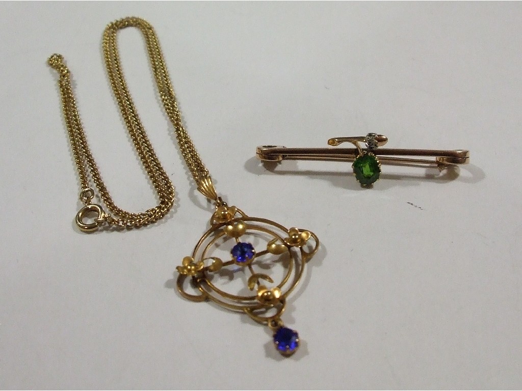 Appraisal: Lot comprising an Edwardian ct gold stone set holbien pendant