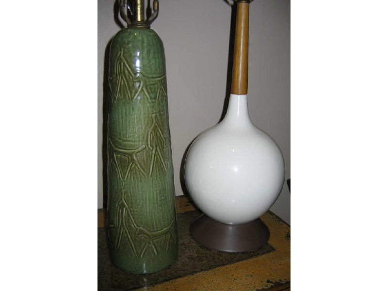 Appraisal: TWO AMERICAN MID-CENTURY CERAMIC TABLE LAMPS White spherical with wood