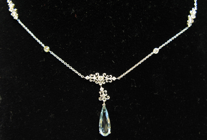 Appraisal: AQUAMARINE DIAMOND AND EIGHTEEN KARAT WHITE GOLD PENDANT NECKLACE the