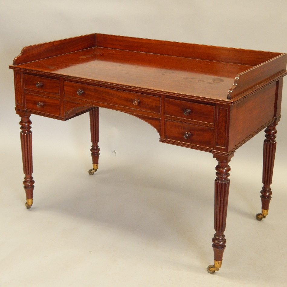 Appraisal: A William IV mahogany dressing table by Gillows of Lancaster