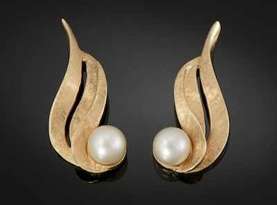 Appraisal: A Pair of Retro Gold and Pearl Earrings k yellow