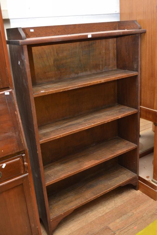 Appraisal: A FOUR TIER OAK BOOKCASE A FOUR TIER OAK BOOKCASE