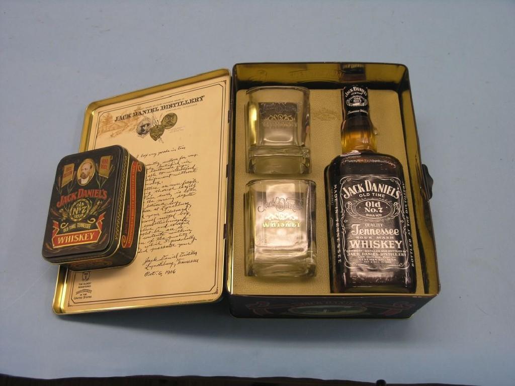 Appraisal: Jack Daniels presentation whisky Old No contained within two tin