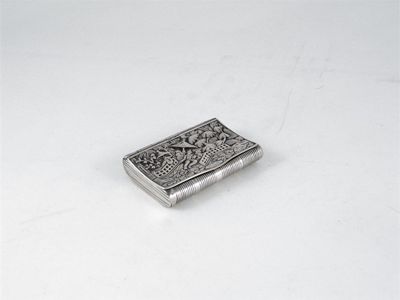 Appraisal: An early th century Portuguese oblong snuff box curved to