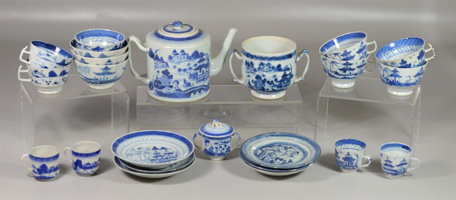 Appraisal: Pieces of Chinese Export porcelain Canton pattern to include teapot