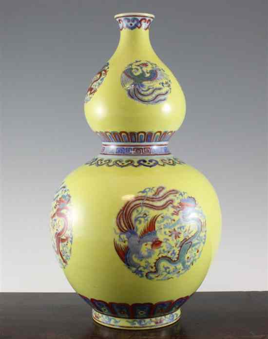 Appraisal: A large Chinese 'phoenix and dragon medallion' double gourd vase