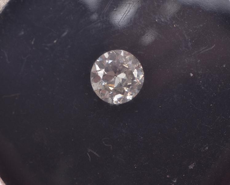 Appraisal: A LOOSE ROUND BRILLIANT CUT DIAMOND WEIGHING CTS A LOOSE