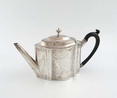 Appraisal: A George III silver tea pot by Hester Bateman London