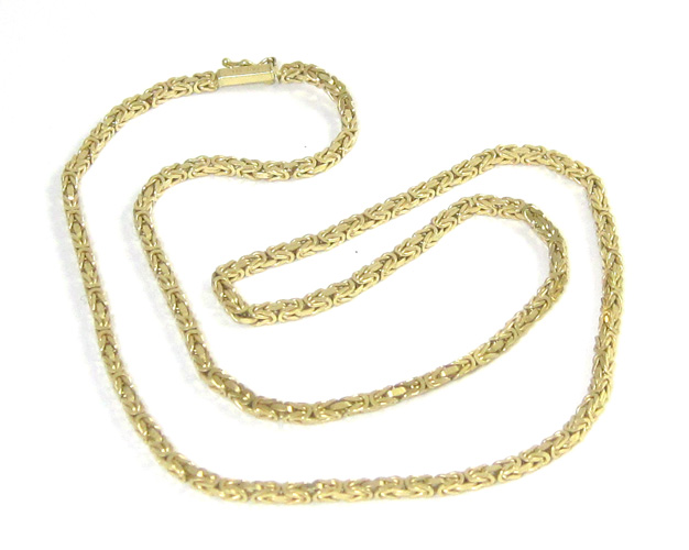 Appraisal: FOURTEEN KARAT GOLD CHAIN NECKLACE Byzantine pattern length grams