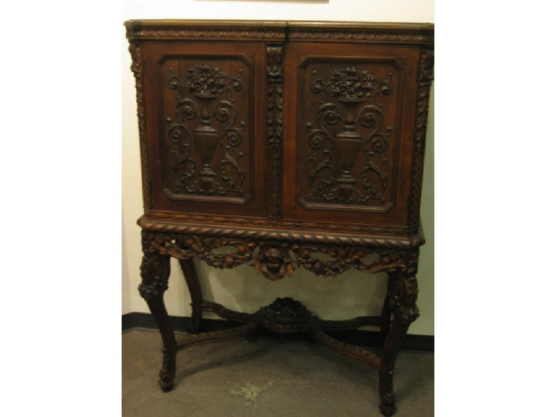 Appraisal: EARLY TH CENTURY AMERICAN CABINET ON STAND The double doors