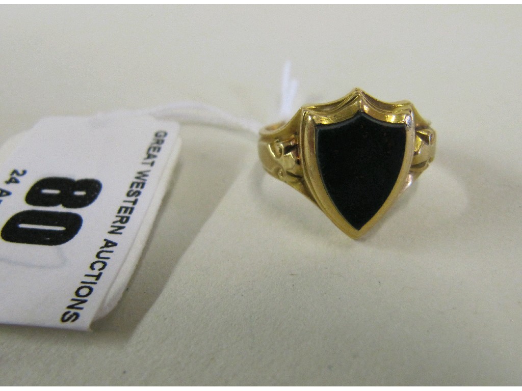 Appraisal: Victorian ct gold shield shaped bloodstone set ring hallmarked Chester