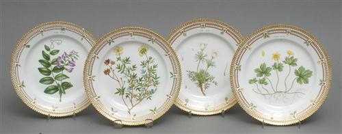 Appraisal: EIGHT SALAD PLATES 'FLORA DANICA' Royal Copenhagen th century Decoration