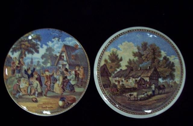 Appraisal: Two Prattware pot lids Anne Hathaway's Cottage and another The