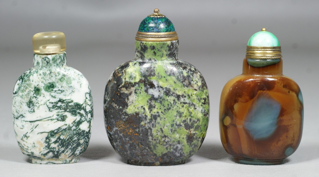 Appraisal: Chinese green stone agate snuff bottles tallest