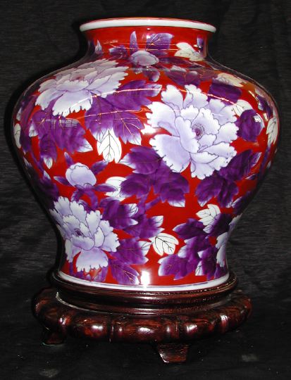 Appraisal: Large Chinese Vase of squat baluster form in the Imari