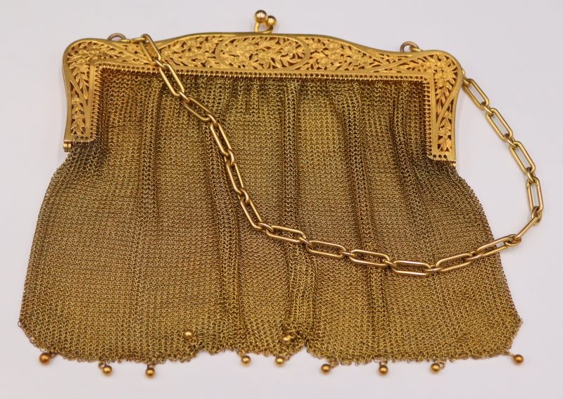 Appraisal: GOLD VTG KT GOLD MESH PURSE WITH FOLIATE MOTIF Vintage